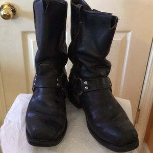 Early 2000’s men’s black biker harness boots